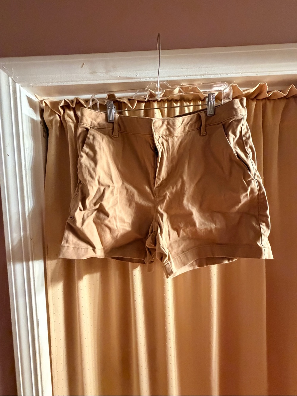 Banana Republic Khaki Shorts - Casual Bermuda Style